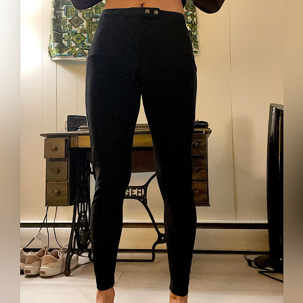 Black ribbed unique H&M leggings with zip and snap closure